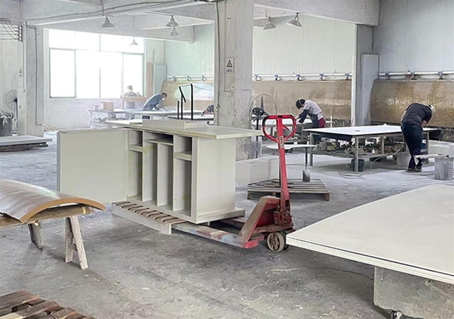  Real-life workshop display 