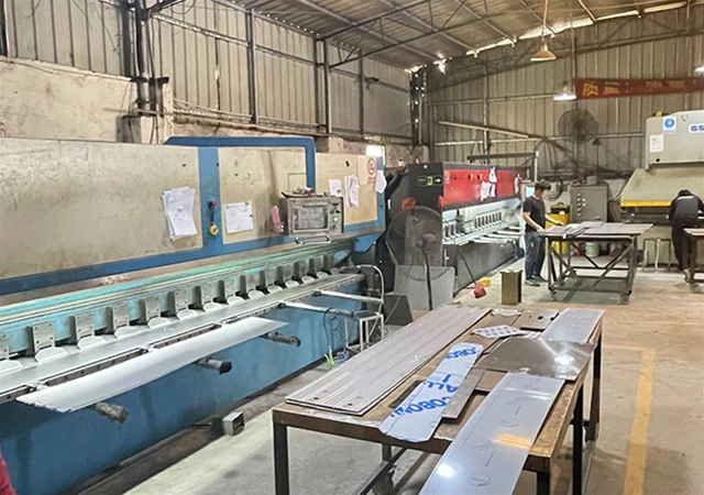 Real-life workshop display 