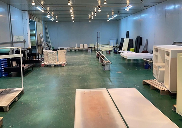 Real-life workshop display 
