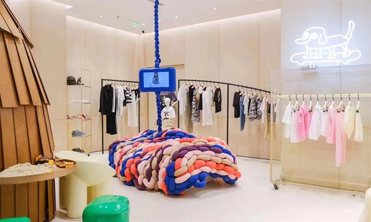 Design as the core, viewpoint display to deeply explore the brand's commercial value through original aesthetics